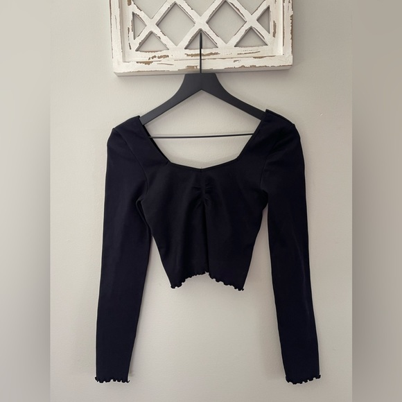 Spiritual Gangster Seamless Sweetheart Long Sleeve Cropped Top In Black Size M/L - Picture 5 of 14